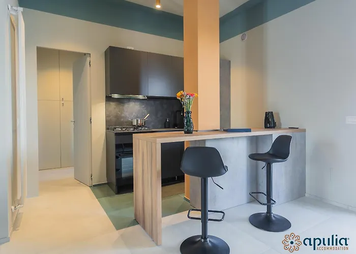 Donna Betsy By Apulia * Bari