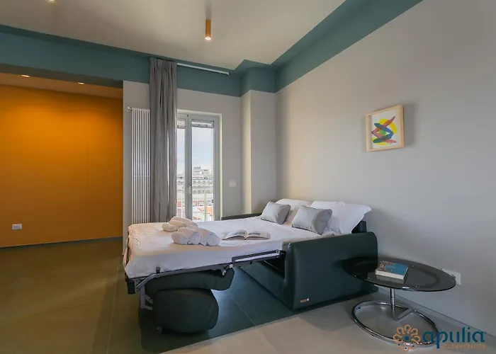 Donna Betsy By Apulia Daire *