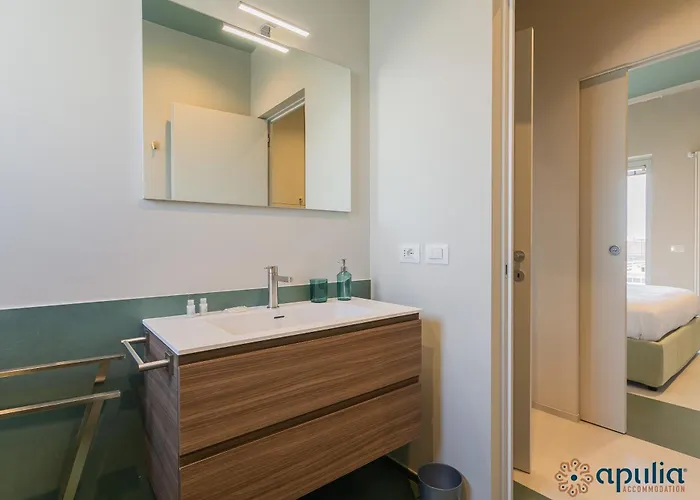 Donna Betsy By Apulia Daire Bari