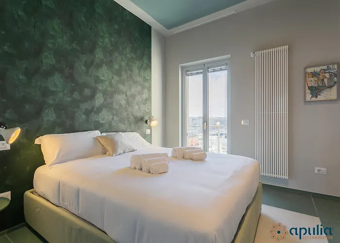 Donna Betsy By Apulia Daire *