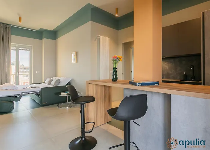 Donna Betsy By Apulia *